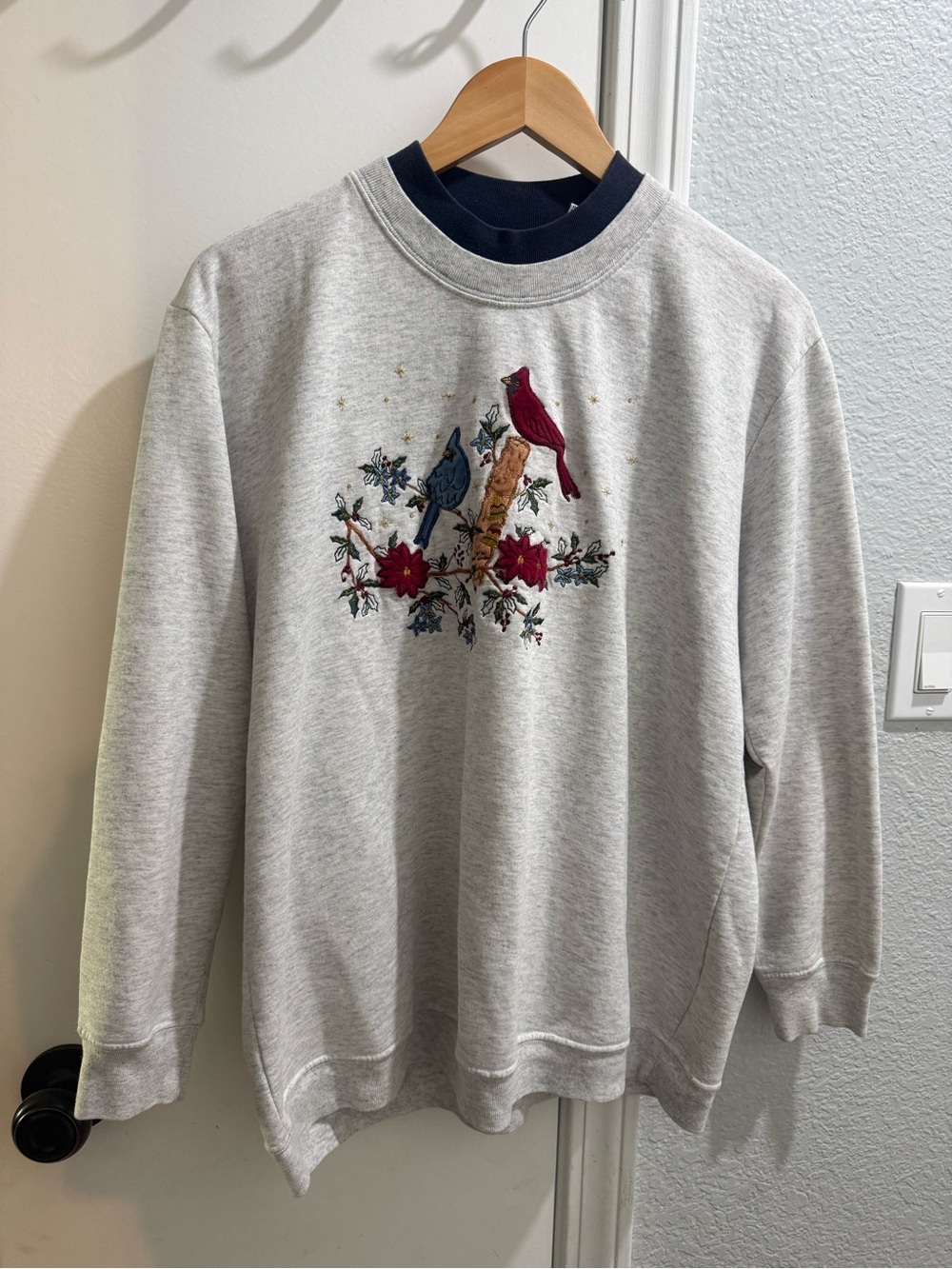 Vintage Bobbie Brooks Embroidered Winter Birds Sweatshirt | Size Large
